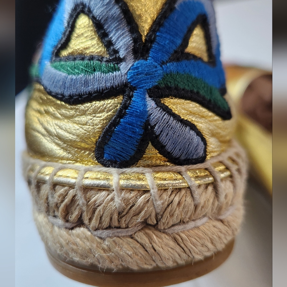 GUCCI  Pilar Leather Floral Embroidered Espadrilles Gold  Size 37.5 EU - Picture 6 of 16